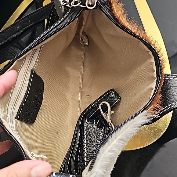 A hand bag - Picture 4 of 4